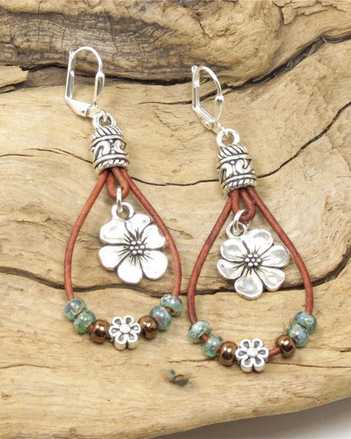Boucles d'oreilles simples en cuir boho avec fleur en corde