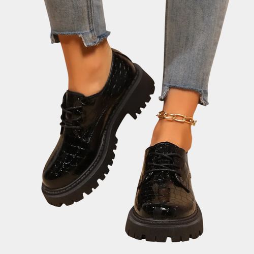Velona | Derbies Contemporaines en Cuir Verni
