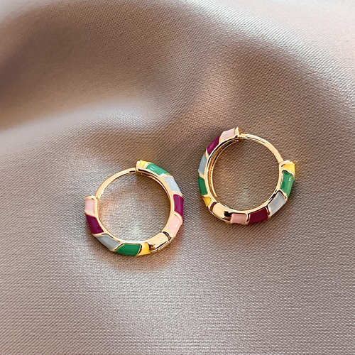 Noémie | Boucles d'Oreilles Élégantes avec Émail en Or